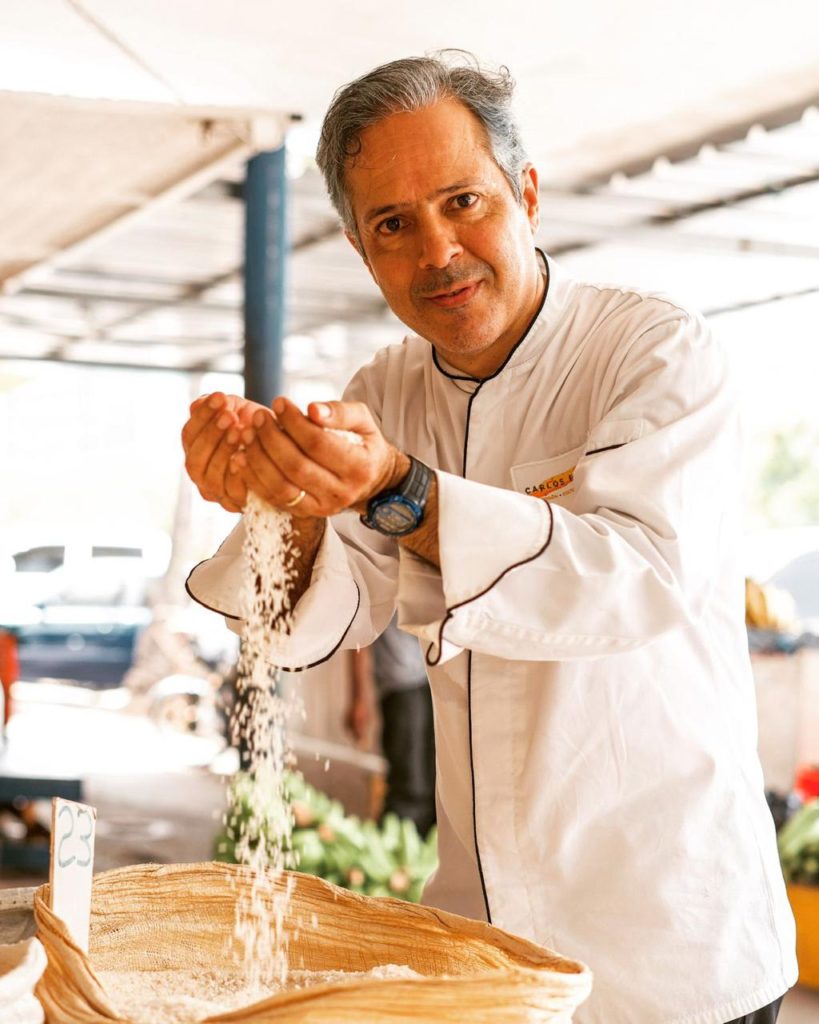 Koch Carlos Estevez am kochen